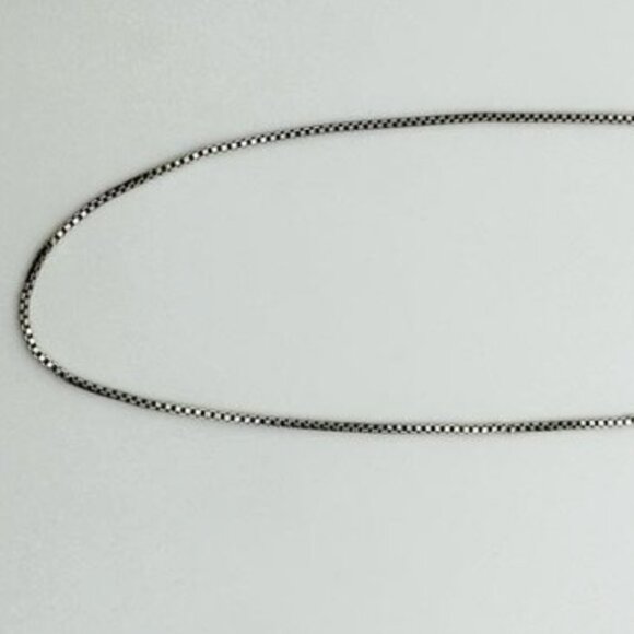 Sterling Silver "MOM" Pendant on Sterling Silver Box Chain - Picture 7 of 8